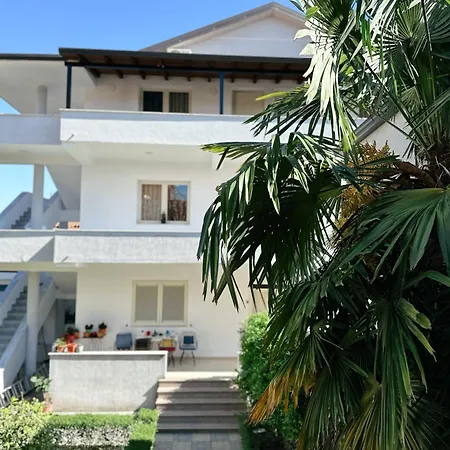 Apartment Js House 3
