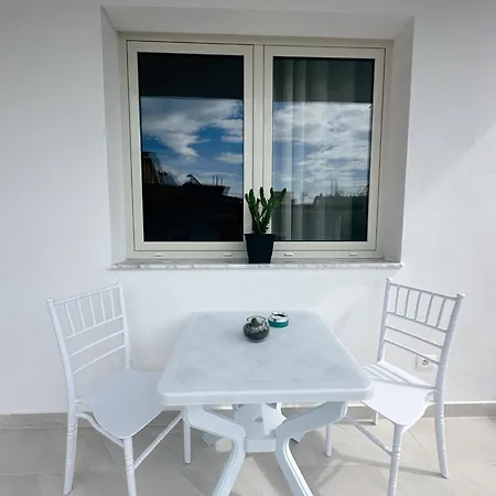Js House 3 * Szkodra