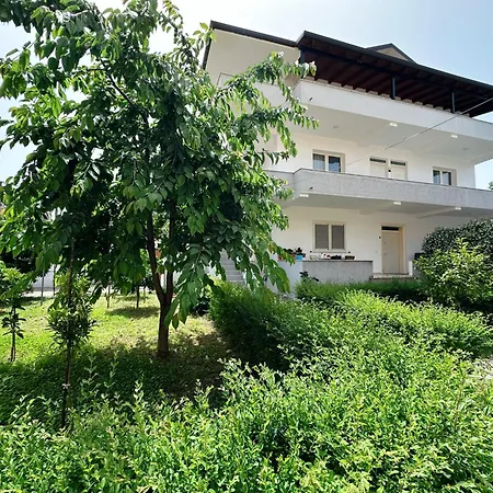 Apartment Js House 3